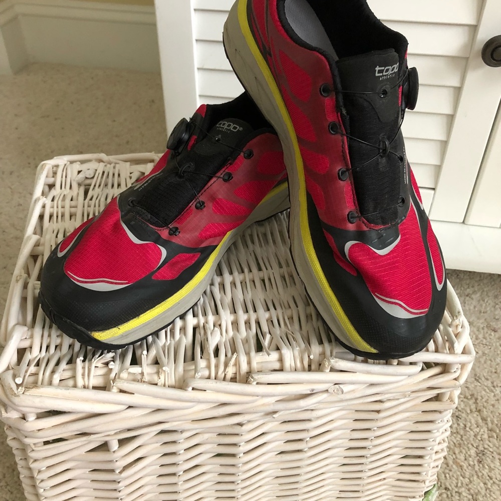 Ladies athletic shoes